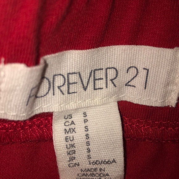 Plain red pencil skirt from Forever 21 - Picture 2 of 2